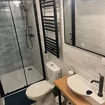 Dzika Dziura Z Jacuzzi Apartamento