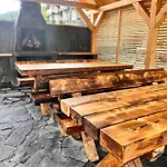 Dzika Dziura Z Jacuzzi Апартаменты Завоя