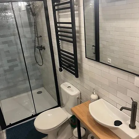 Dzika Dziura Z Jacuzzi アパート