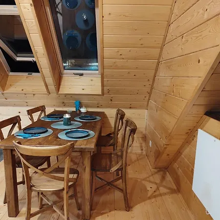 Dzika Dziura Z Jacuzzi *