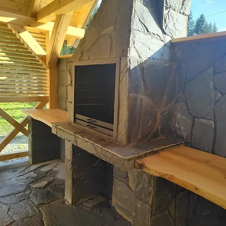 Dzika Dziura Z Jacuzzi *