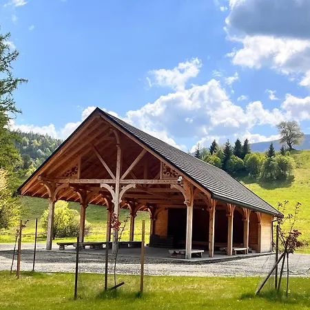 Dzika Dziura Z Jacuzzi זאבוייה