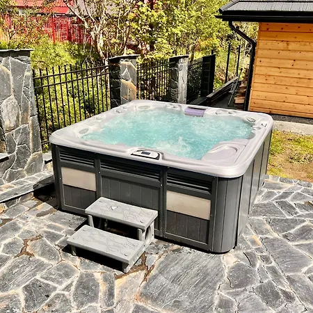 Dzika Dziura Z Jacuzzi